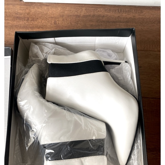 Brand New Bright White booties, size 8M - Picture 9 of 10